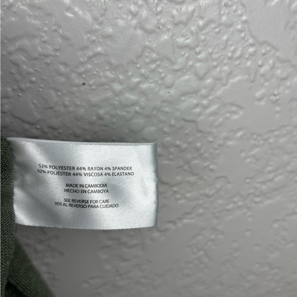 Banana Republic Women’s Large Sage Green Long Sleeve Tee Classic Minimalist - Picture 6 of 10